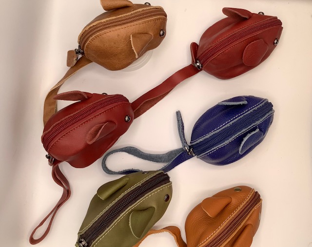 Porte monnaie souris - en cuir recyclé